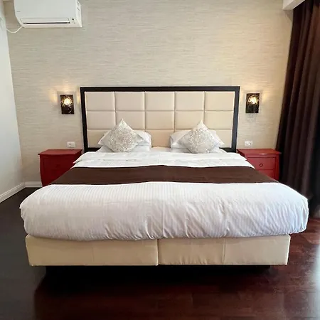 Krystal Boutique Mansion Hotel Hunedoara Exterior photo