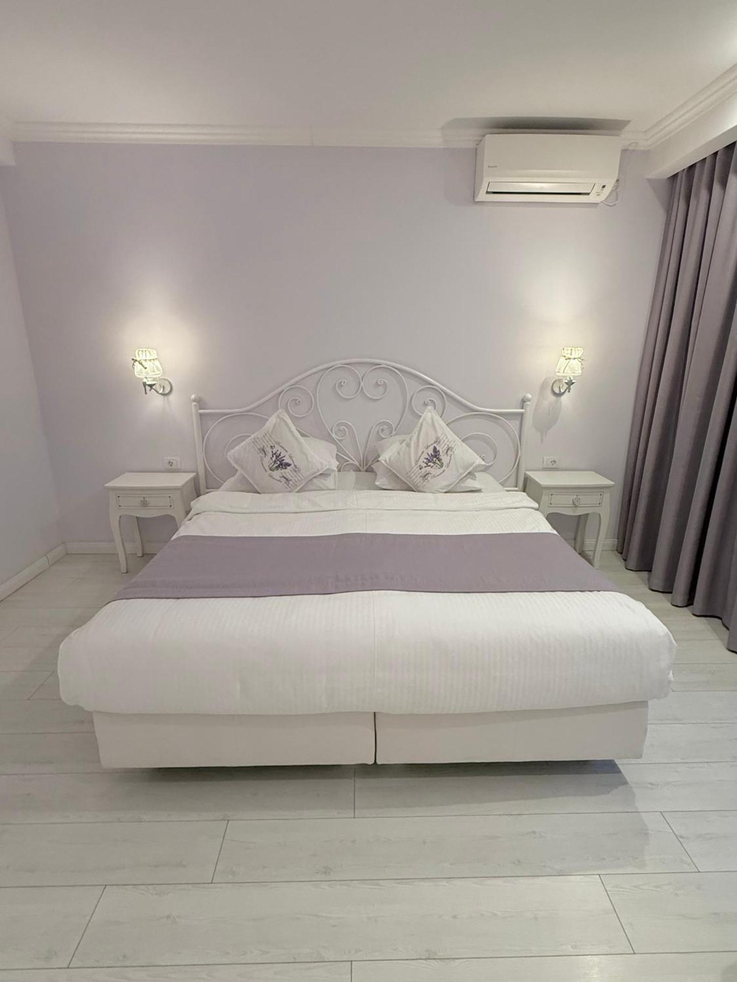 Krystal Boutique Mansion מלון 4*