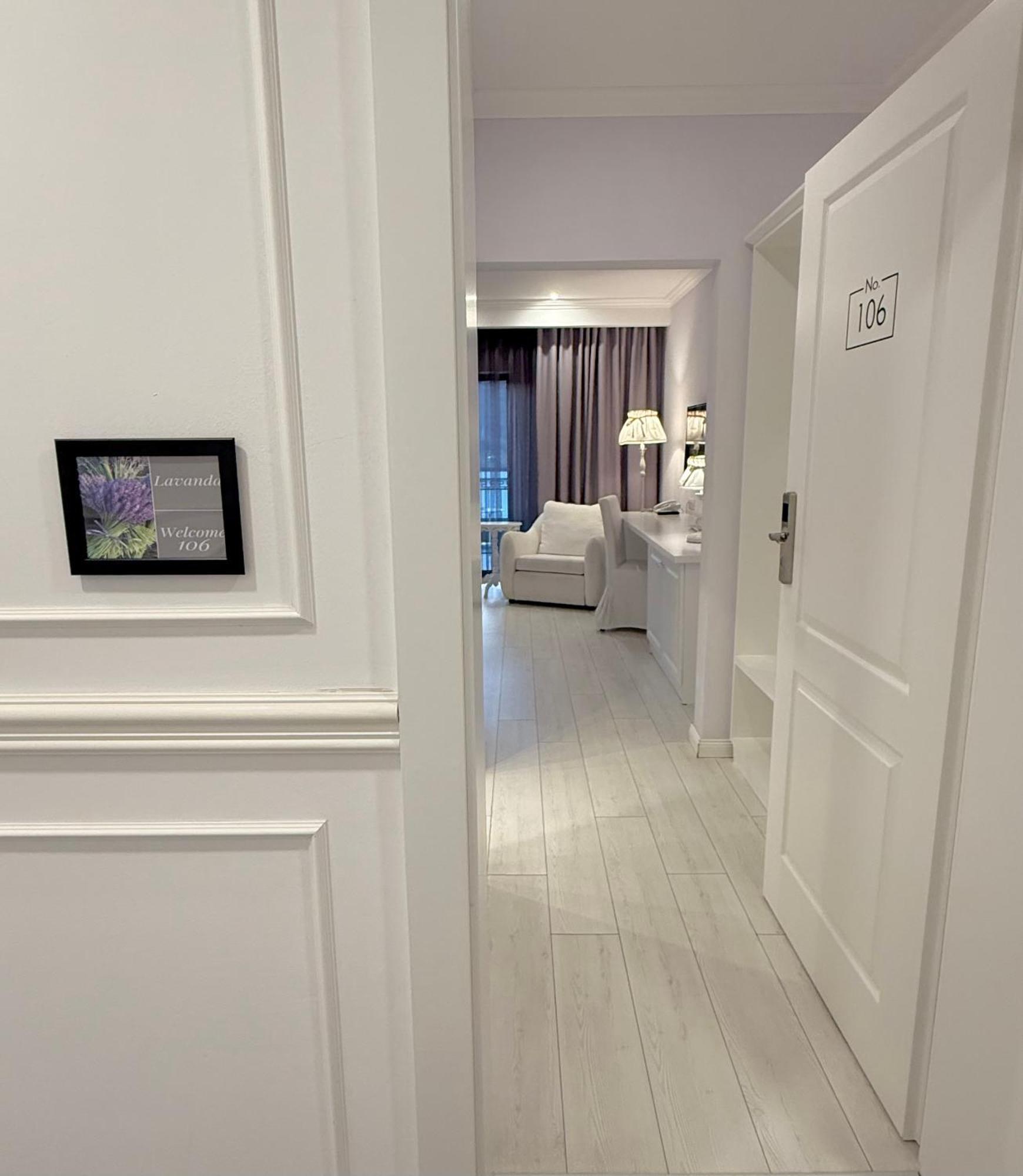 Krystal Boutique Mansion