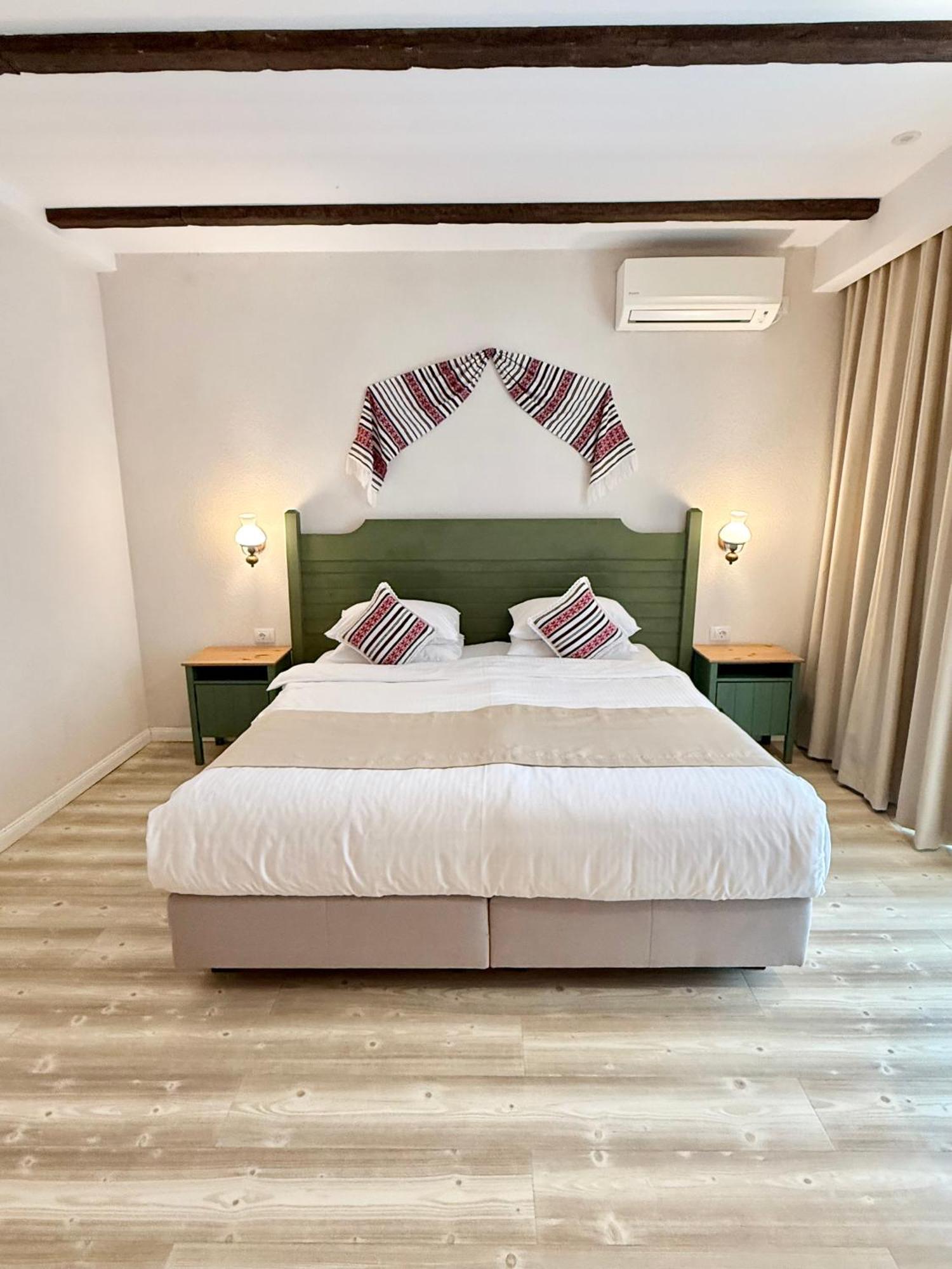Krystal Boutique Mansion Hotel 4*